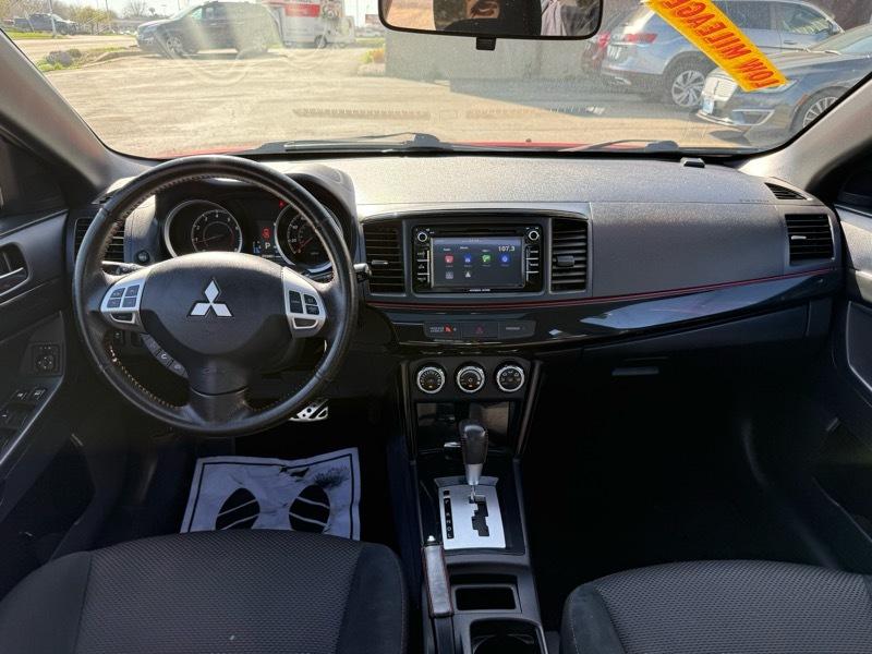 Mitsubishi Lancer ES 2017