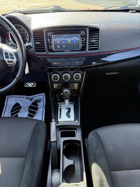 Mitsubishi Lancer ES 2017