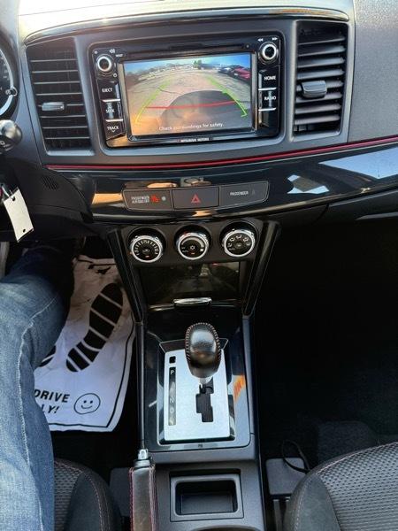 Mitsubishi Lancer ES 2017