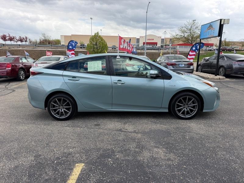 Toyota Prius Three Touring 2017