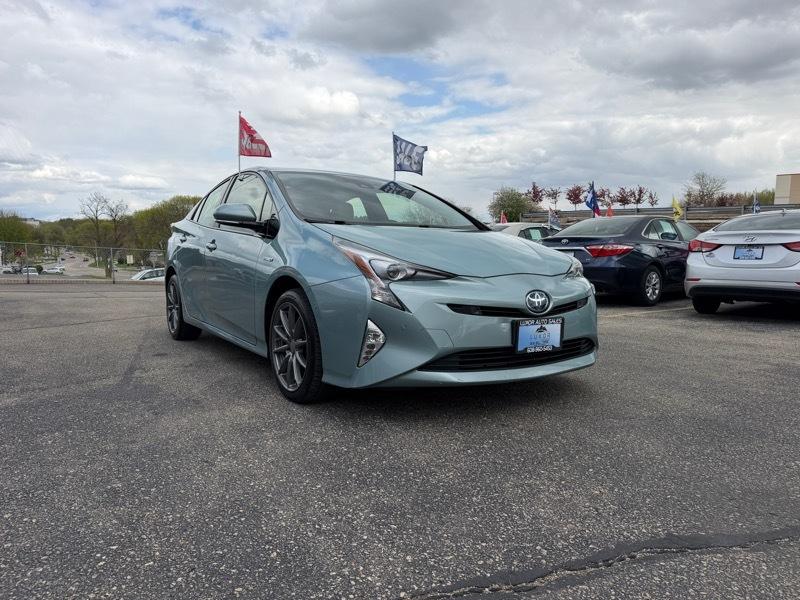 Toyota Prius Three Touring 2017