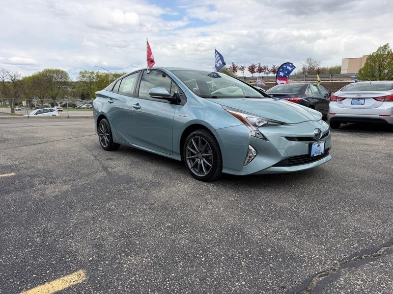 Toyota Prius Three Touring 2017