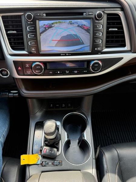 Toyota Highlander Limited AWD 2015