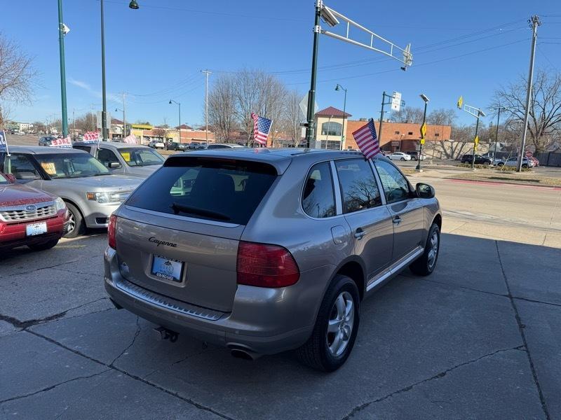 Porsche Cayenne Base 2005