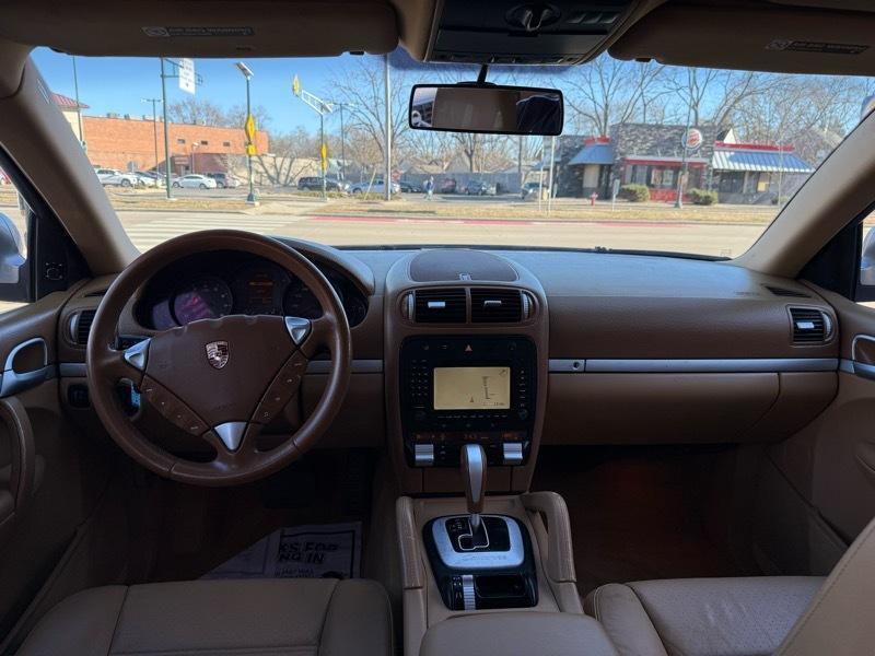 Porsche Cayenne Base 2005