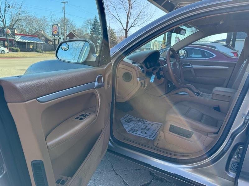 Porsche Cayenne Base 2005