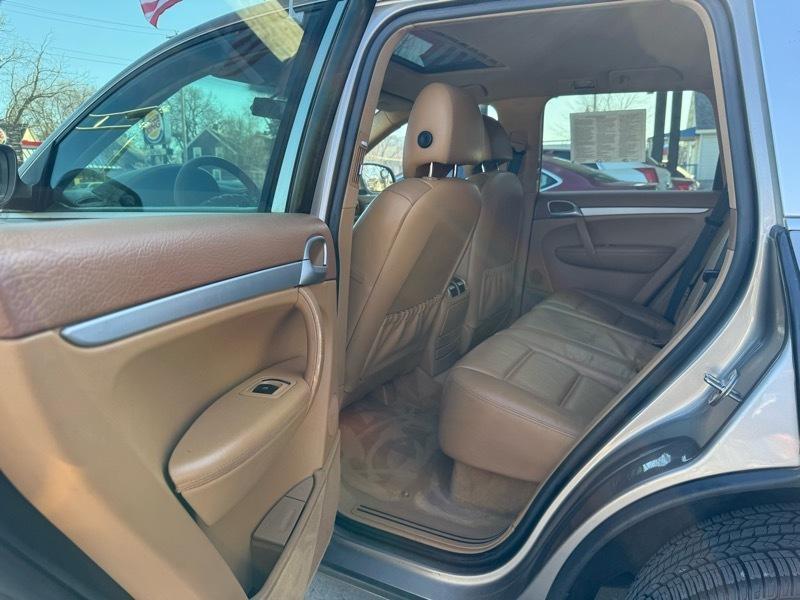 Porsche Cayenne Base 2005