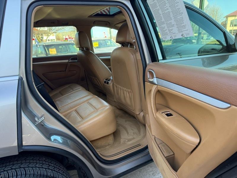 Porsche Cayenne Base 2005
