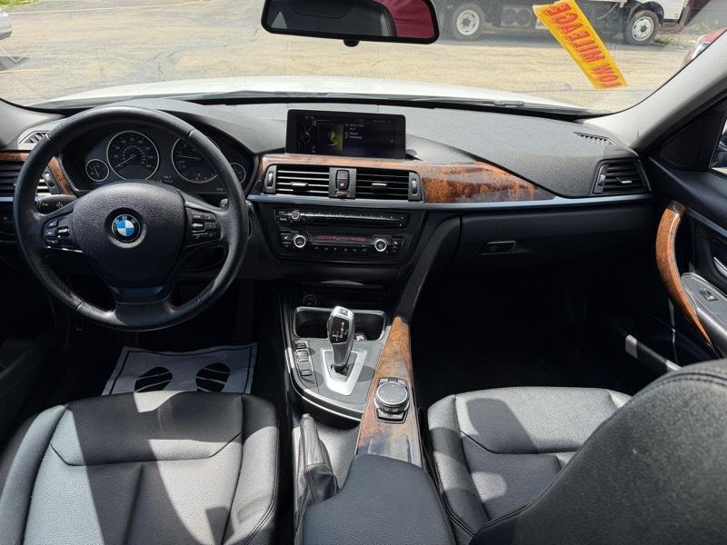 BMW 320i xDrive Base 2015