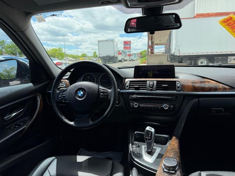 BMW 320i xDrive Base 2015