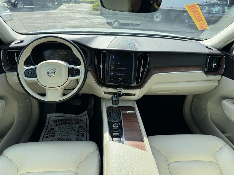 Volvo XC60 T6 Momentum AWD 2021
