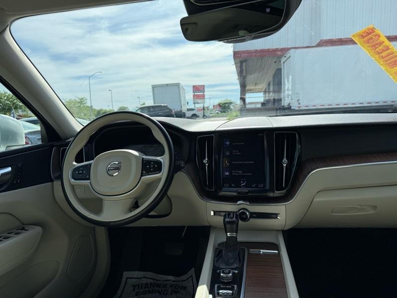 Volvo XC60 T6 Momentum AWD 2021