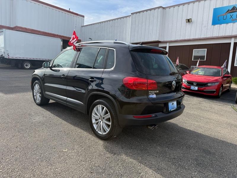 Volkswagen Tiguan S 2016