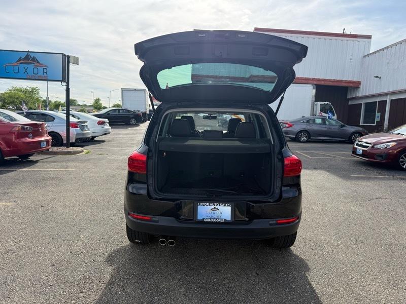 Volkswagen Tiguan S 2016