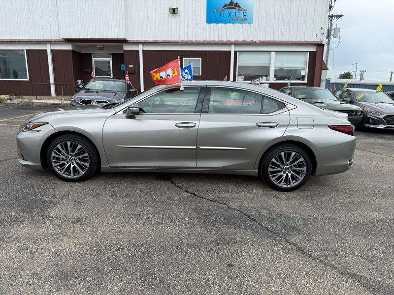 Lexus ES 250 Base 2021