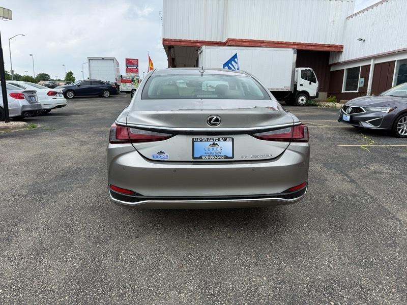 Lexus ES 250 Base 2021