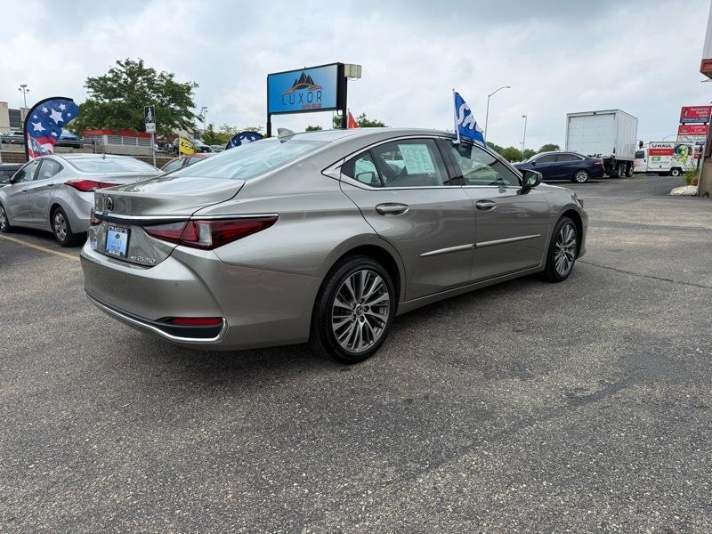 Lexus ES 250 Base 2021