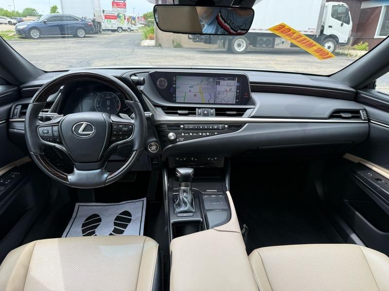 Lexus ES 250 Base 2021