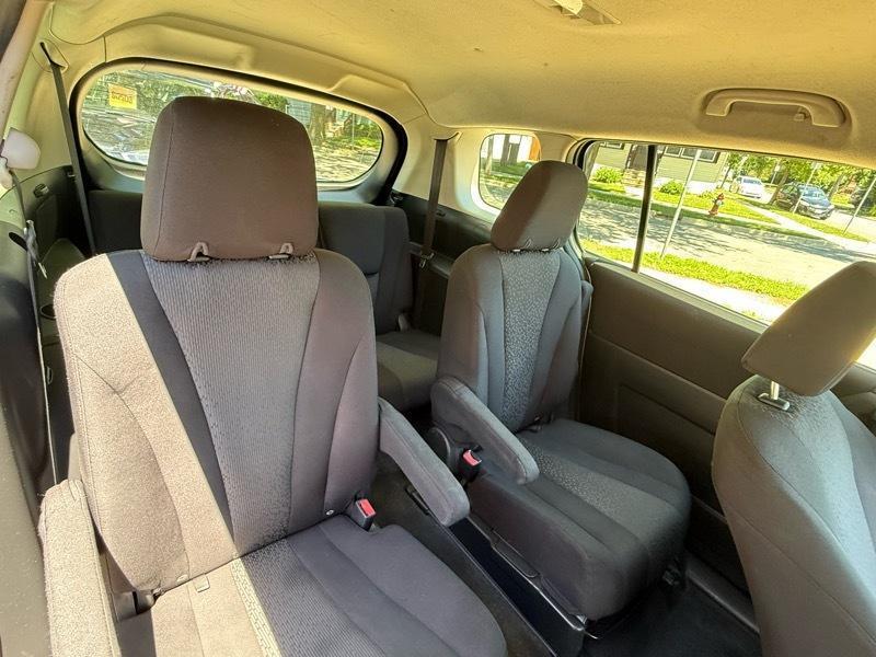 Mazda MAZDA5 Sport 2012