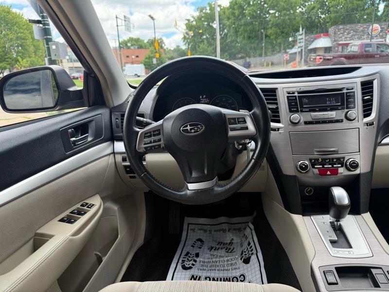Subaru Outback 2.5i Premium 2013