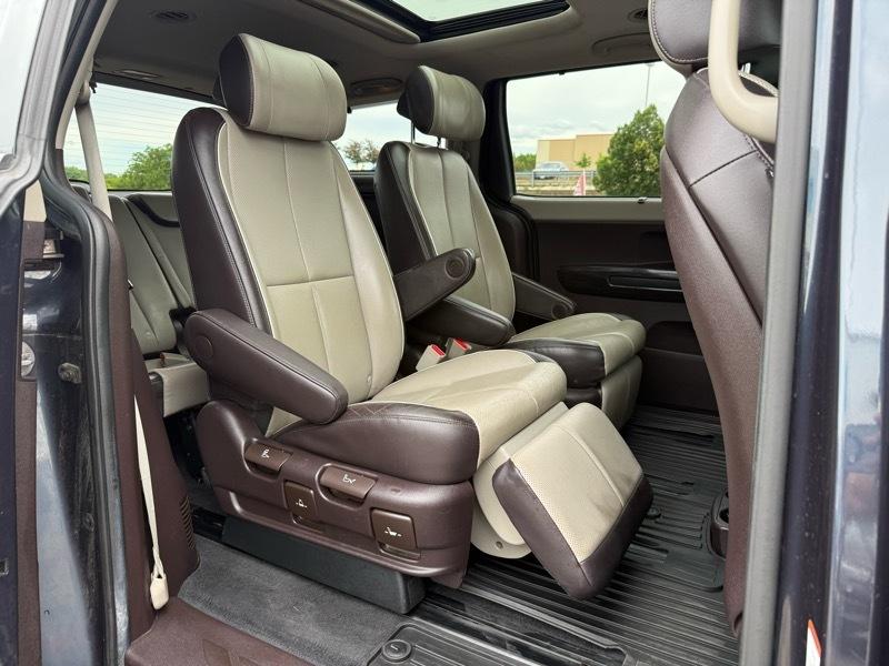 Kia Sedona SX-L FWD 2016