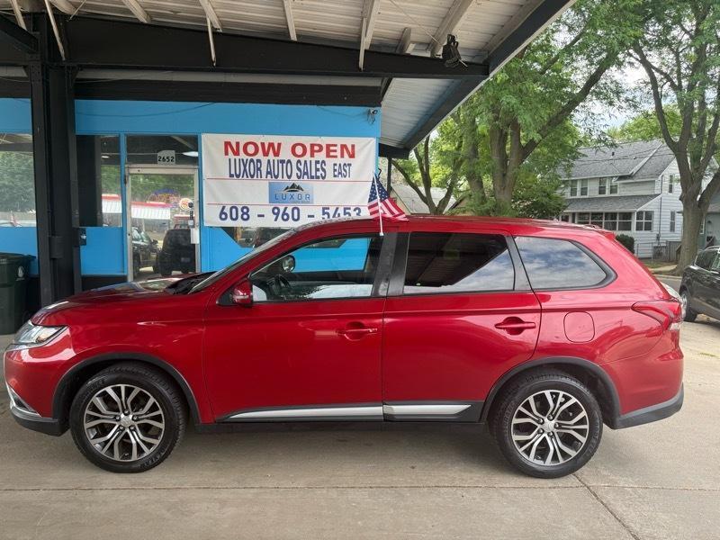 Mitsubishi Outlander SE AWD 2016