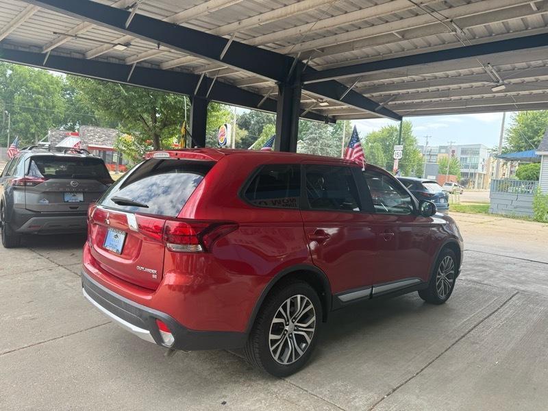 Mitsubishi Outlander SE AWD 2016