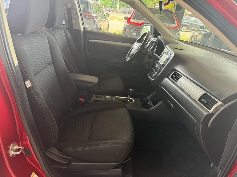 Mitsubishi Outlander SE AWD 2016