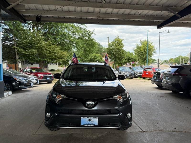 Toyota RAV4 XLE AWD 2018