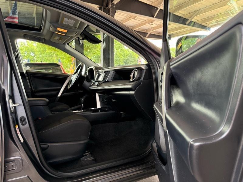Toyota RAV4 XLE AWD 2018