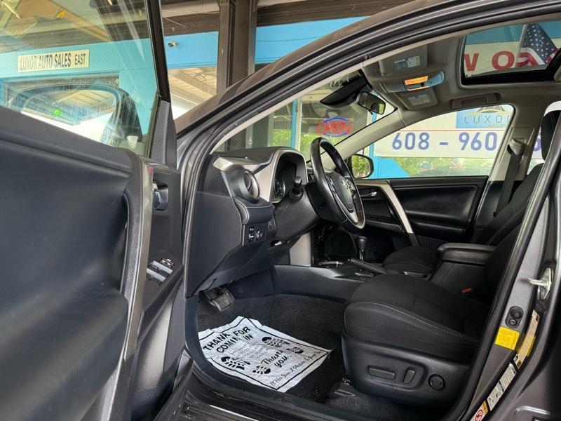 Toyota RAV4 XLE AWD 2018