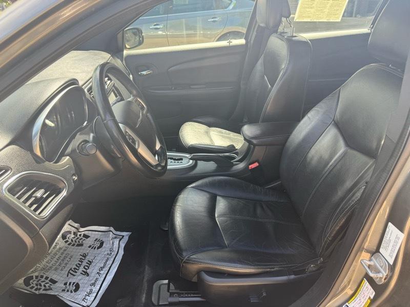 Chrysler 200 Limited 2012