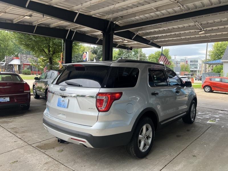 Ford Explorer XLT 4WD 2017