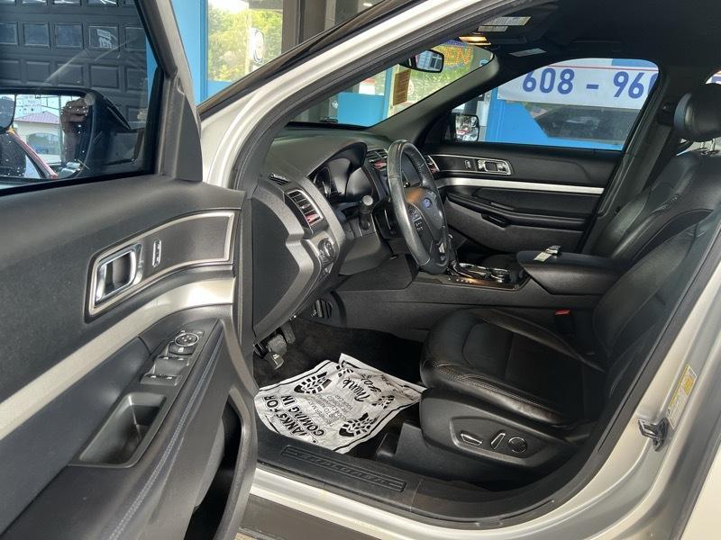 Ford Explorer XLT 4WD 2017