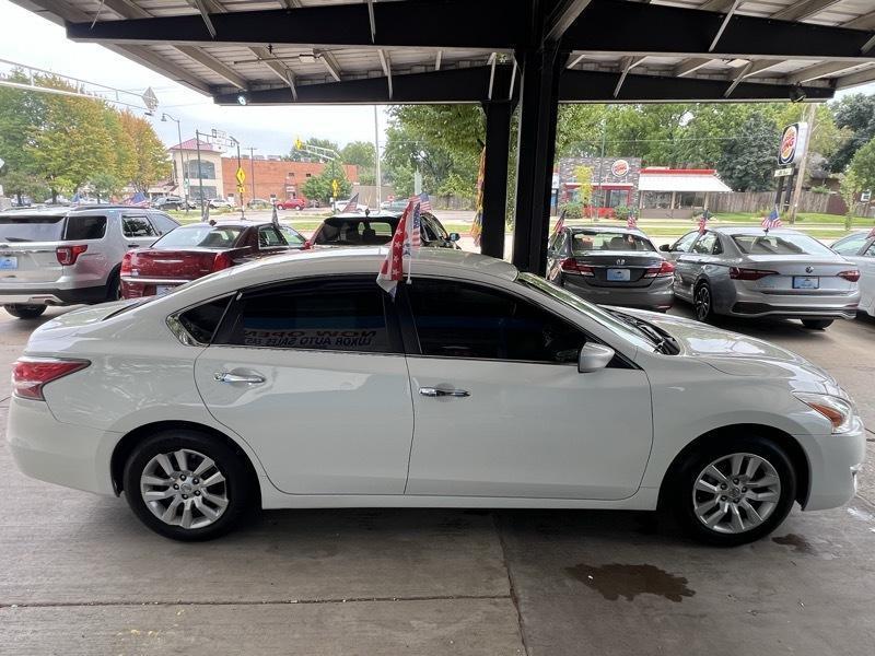 Nissan Altima 2.5 S 2015