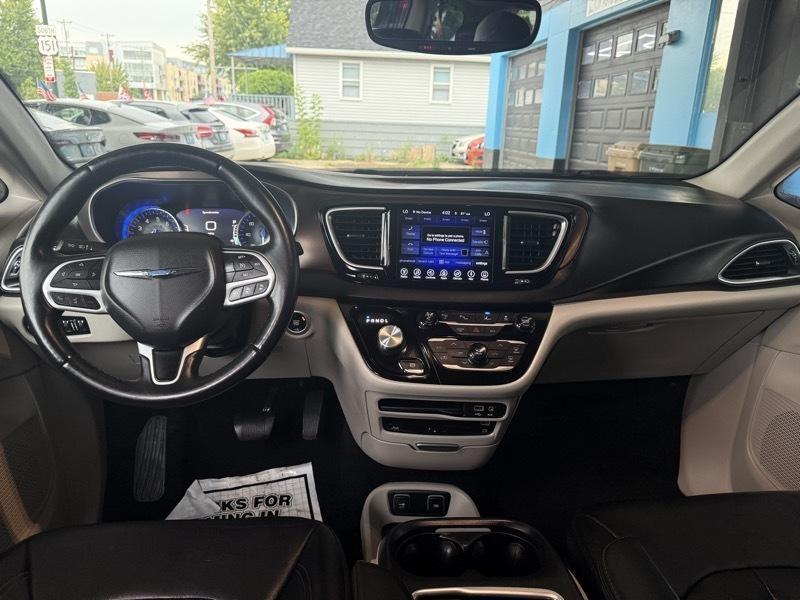 Chrysler Pacifica Touring-L Plus 2017