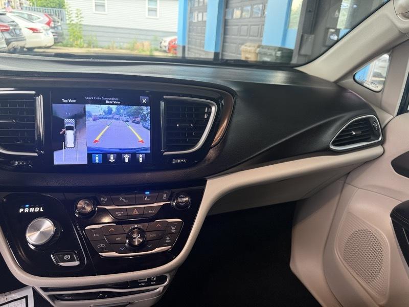 Chrysler Pacifica Touring-L Plus 2017