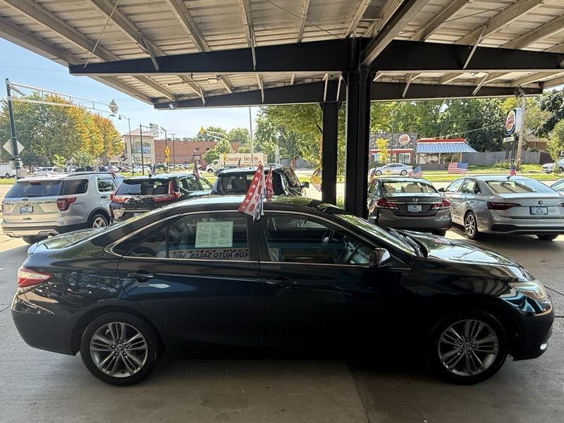 Toyota Camry SE 2015
