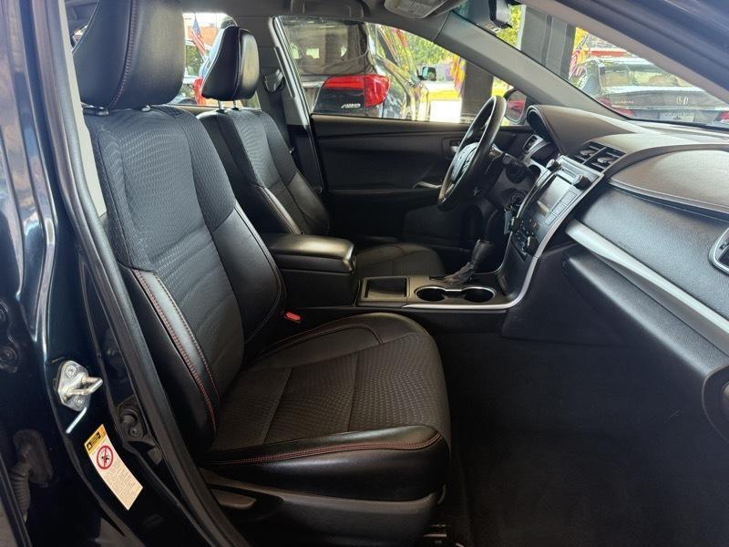 Toyota Camry SE 2015