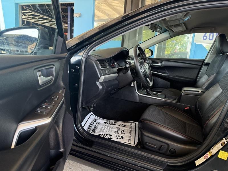 Toyota Camry SE 2015