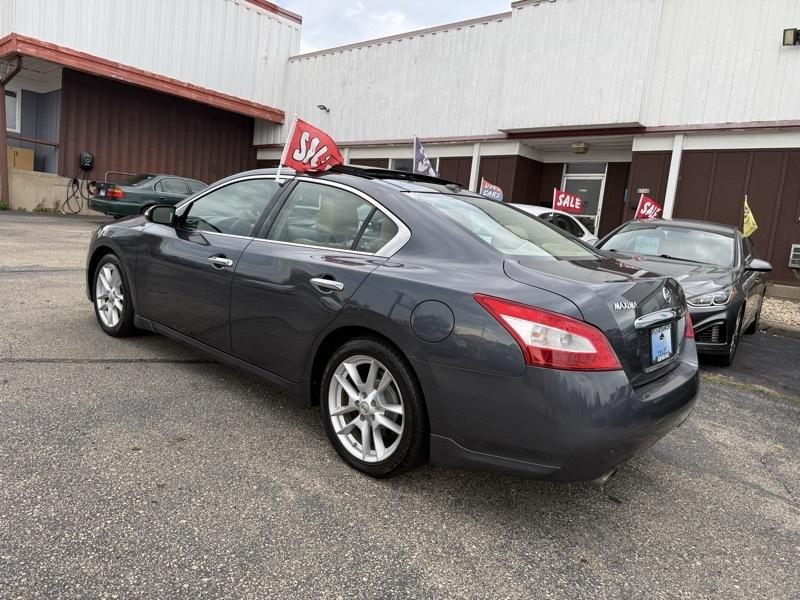 Nissan Maxima S 2009