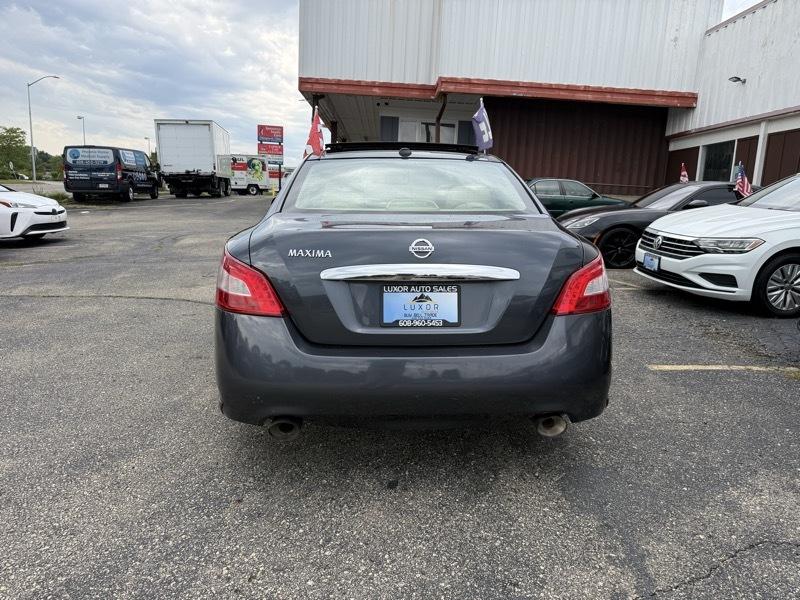 Nissan Maxima S 2009