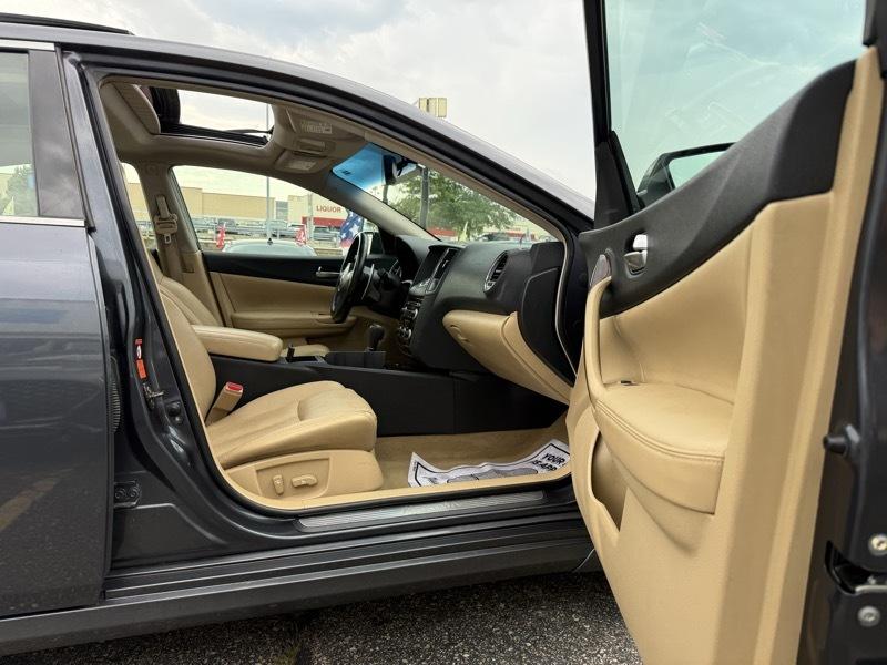 Nissan Maxima S 2009