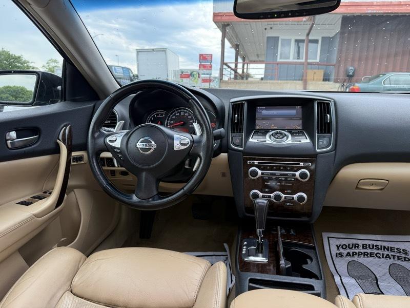 Nissan Maxima S 2009