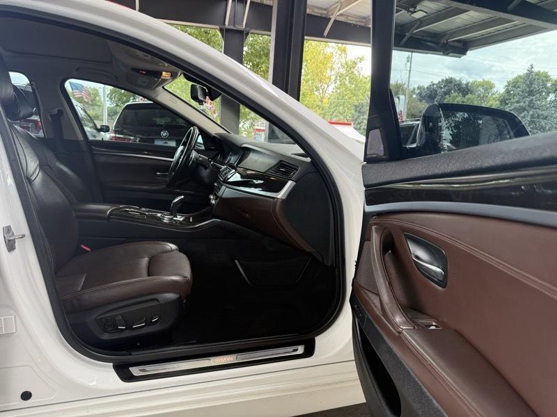 BMW 5-Series 535i xDrive 2016