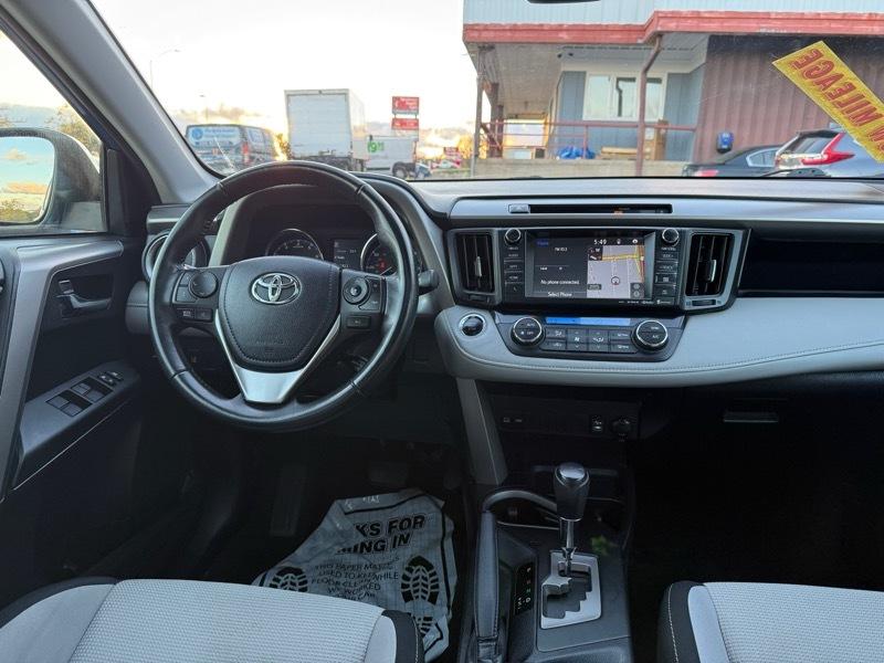 Toyota RAV4 XLE 2016