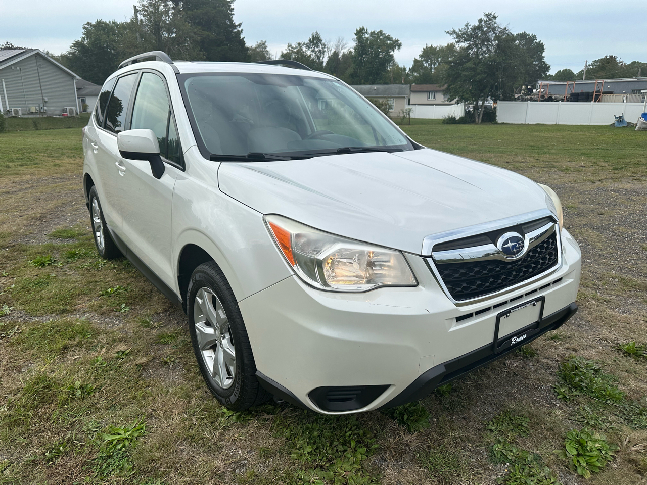 2014 Subaru Forester Premium photo 2