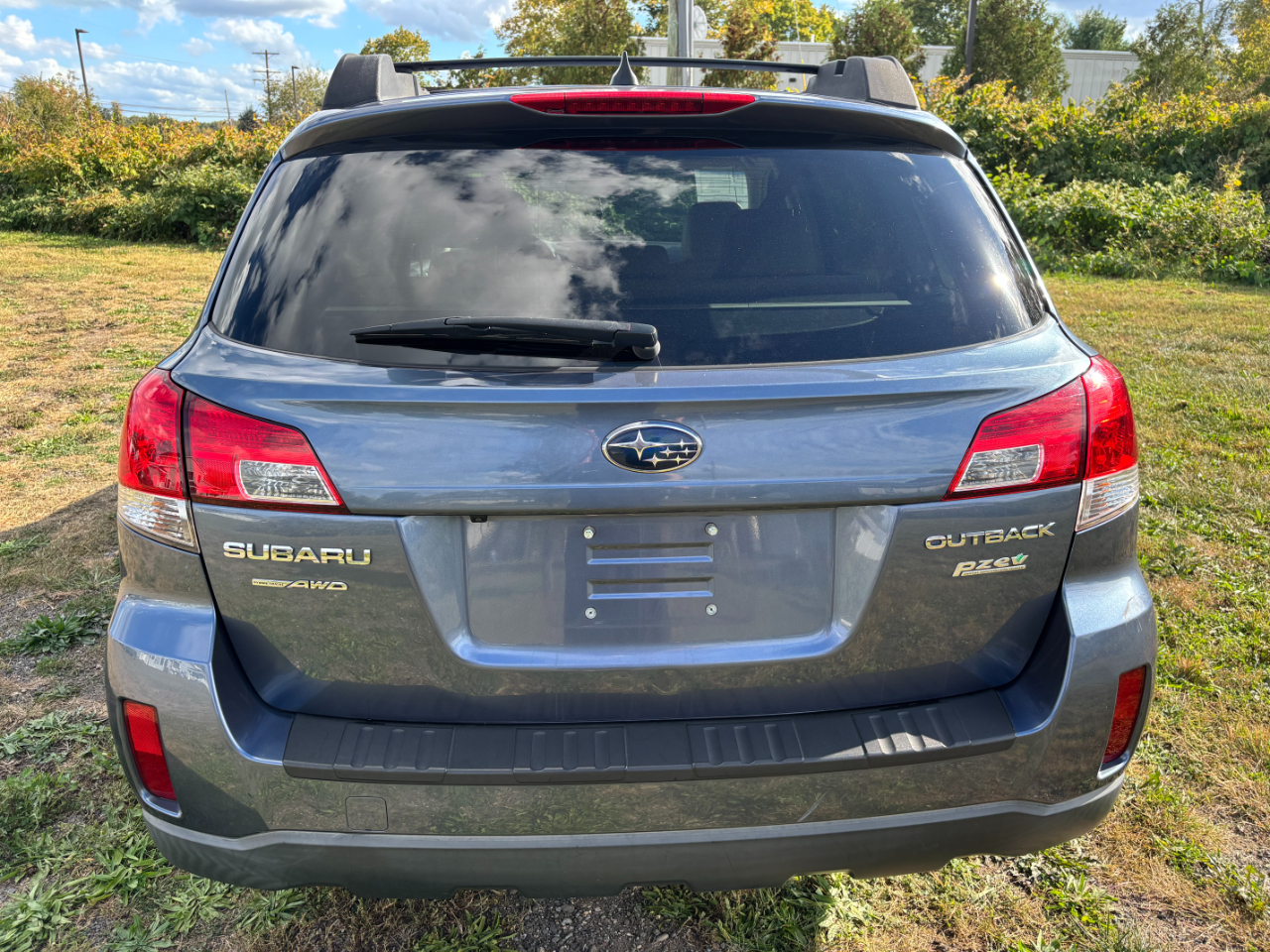 2014 Subaru Outback 2.5i Limited photo 3