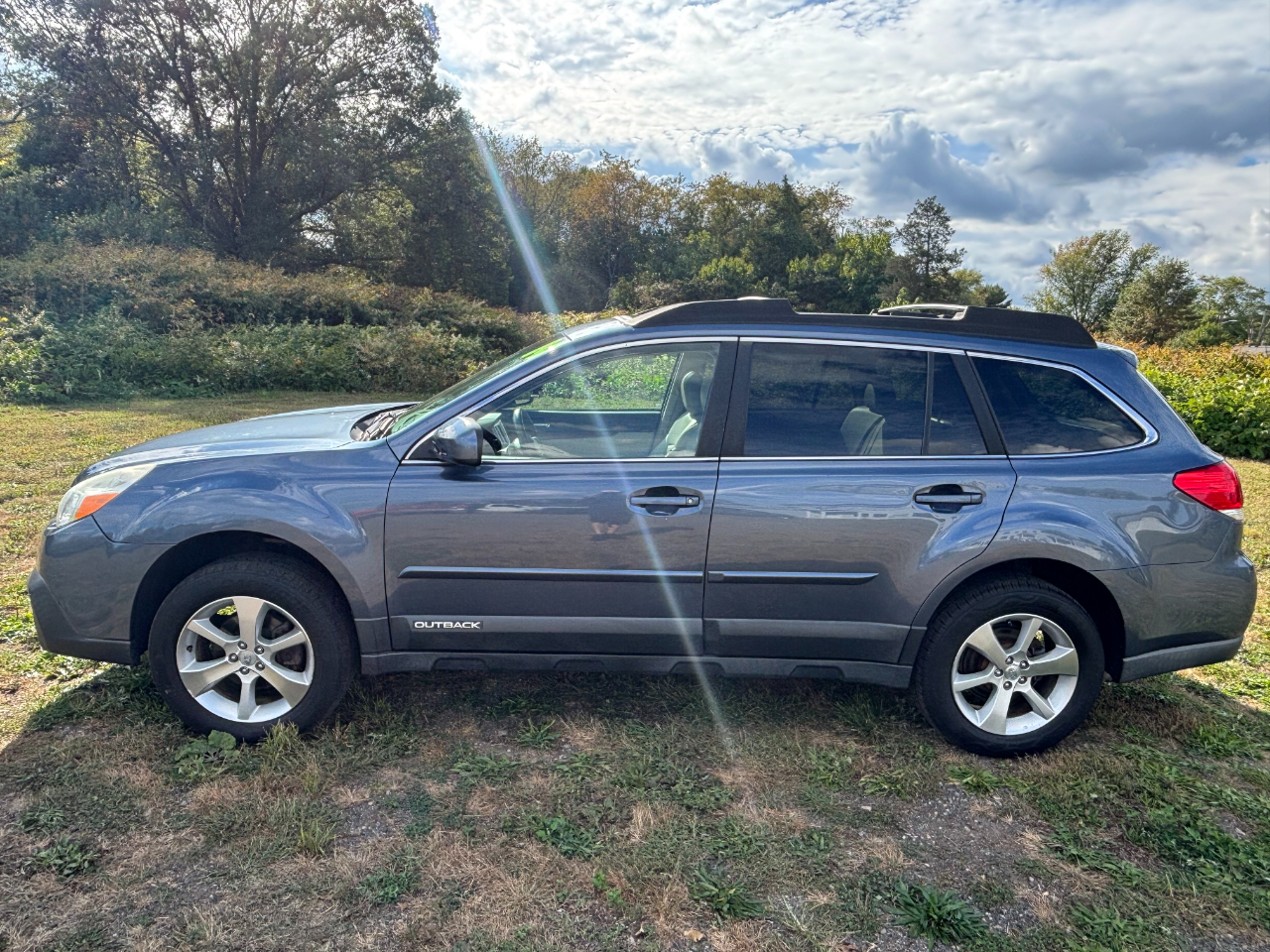 2014 Subaru Outback 2.5i Limited photo 4