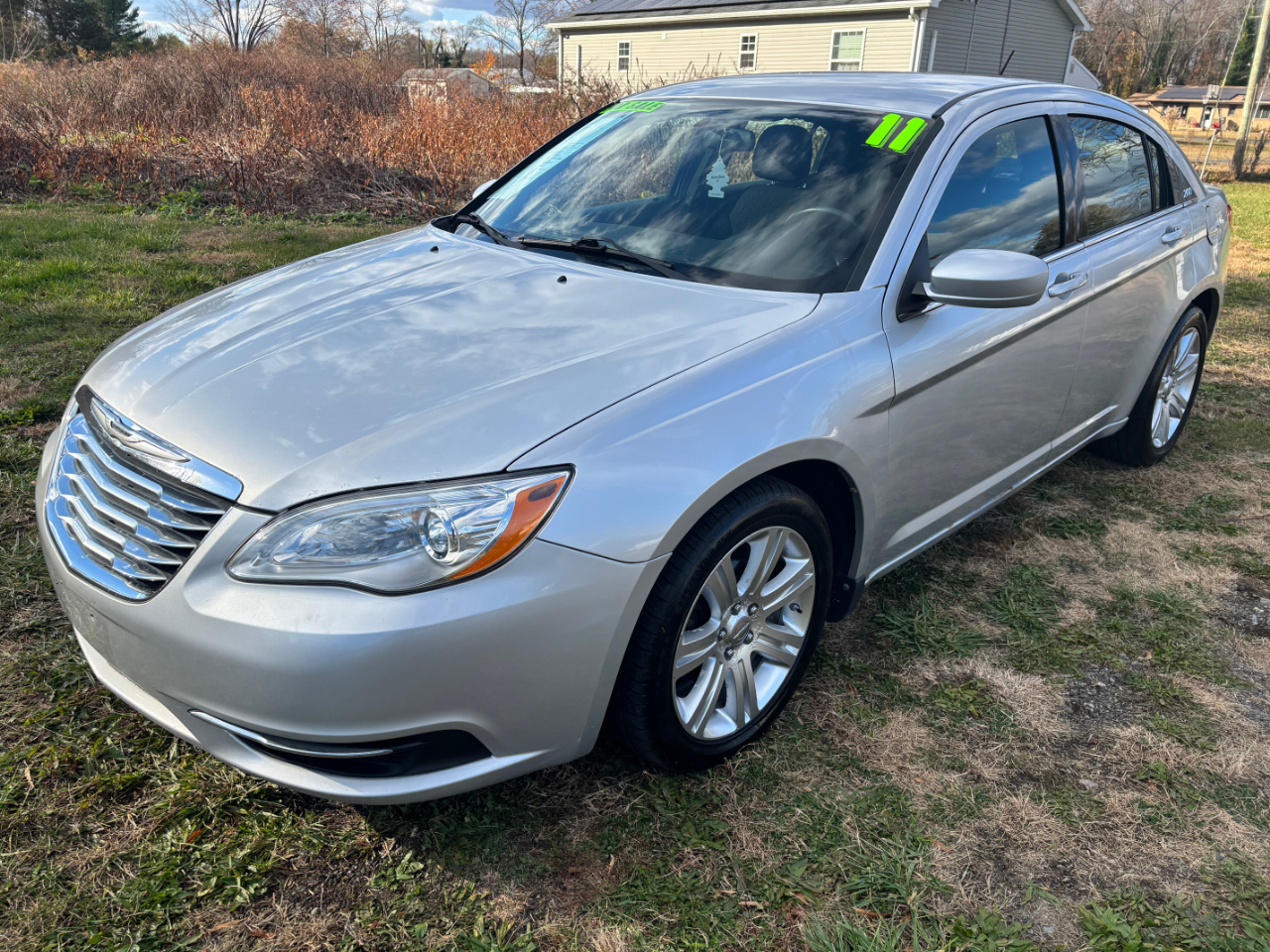 2011 Chrysler 200 4dr Sdn Touring